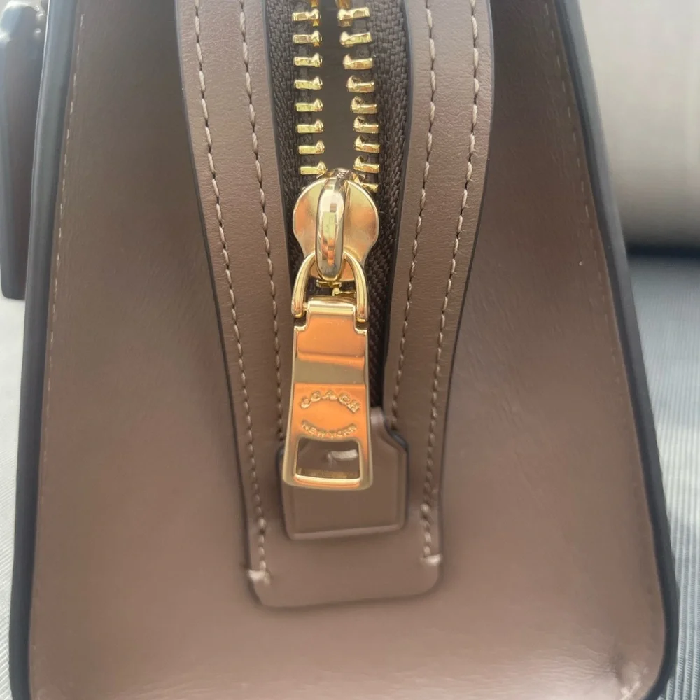 COACH Andrea Carryall Leather Bag - Picture 5 of 14